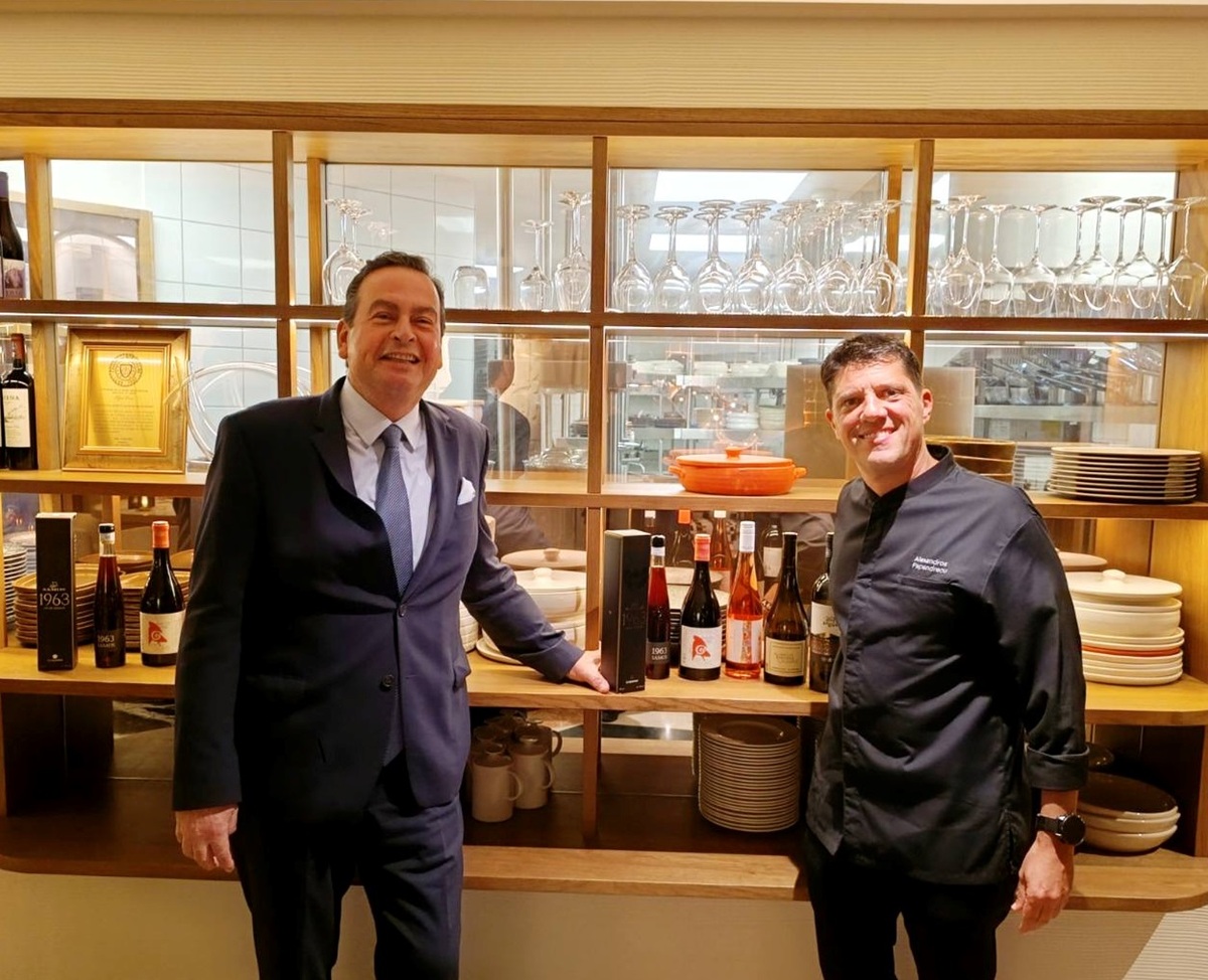 Συνεταιρισμός Σάμου: Τα λαμπερά μοσχάτα «στόλισαν» τον Αττικό Ουρανό