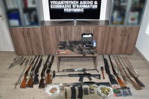 Ρέθυμνο: Πέντε συλλήψεις για όπλα - Εντοπίστηκε ολόκληρο οπλοστάσιο