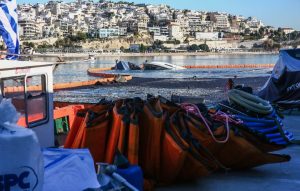 Τέσσερα σκάφη βυθίστηκαν μετά από μεγάλη φωτιά στη Μαρίνα Ζέας – Πώς ξεκίνησε η καταστροφή, «σίγουρα δεν είναι εμπρησμός»