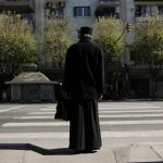 Θεσσαλονίκη: Καταγγελίες–φωτιά για ιερέα που φέρεται να παρενόχλησε ανήλικα αγόρια