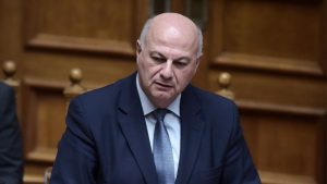 Κώστας Τσιάρας: «Καμία χώρα που επέλεξε τον εμβολιασμό δεν εξάλειψε την ευλογιά» - Απάντηση ΥπΑΑΤ στις αιτιάσεις της αντιπολίτευσης