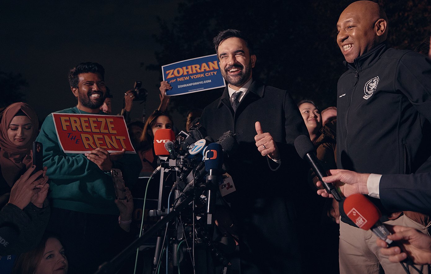 Ο Τραμπ απειλεί τη χρηματοδότηση της Νέας Υόρκης αν εκλεγεί δήμαρχoς ο δημοκρατικός Μαμντάνι