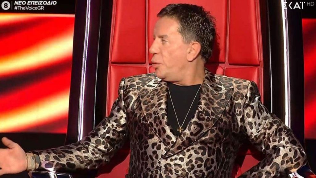 Έξαλλος ο Μαζωνάκης: «Θα τους σπάσω τα κεφάλια»