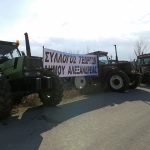 Αρνητικό ρεκόρ όλων των εποχών σε ακαλλιέργητη γη στην Ημαθία, στις πλατείες σταθμεύουν τα τρακτέρ