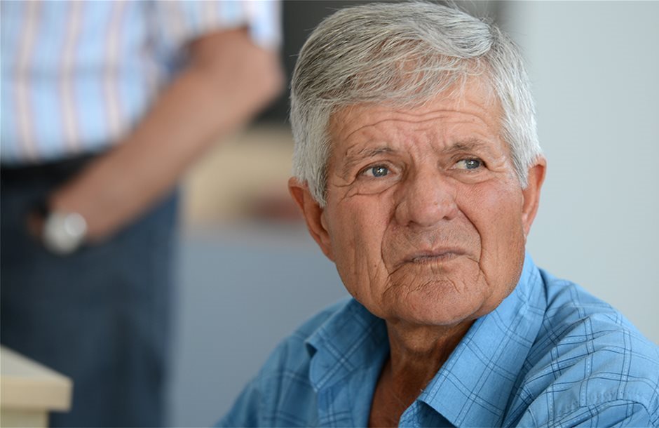 Ετήσιο όφελος έως 880 ευρώ για συνταξιούχους από το 2026