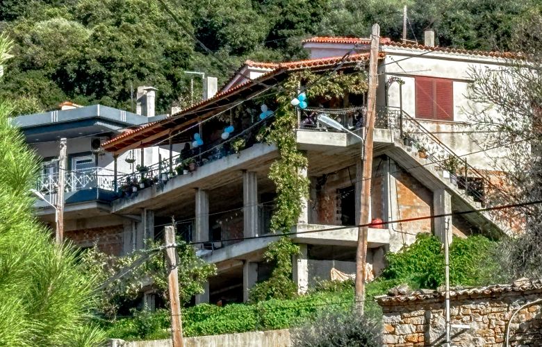 Θάνατος τρίχρονου στην Αχαΐα: Ο θείος του παραδέχθηκε ότι έπεσαν από τη μάντρα με την μοτοσικλέτα-γουρούνα