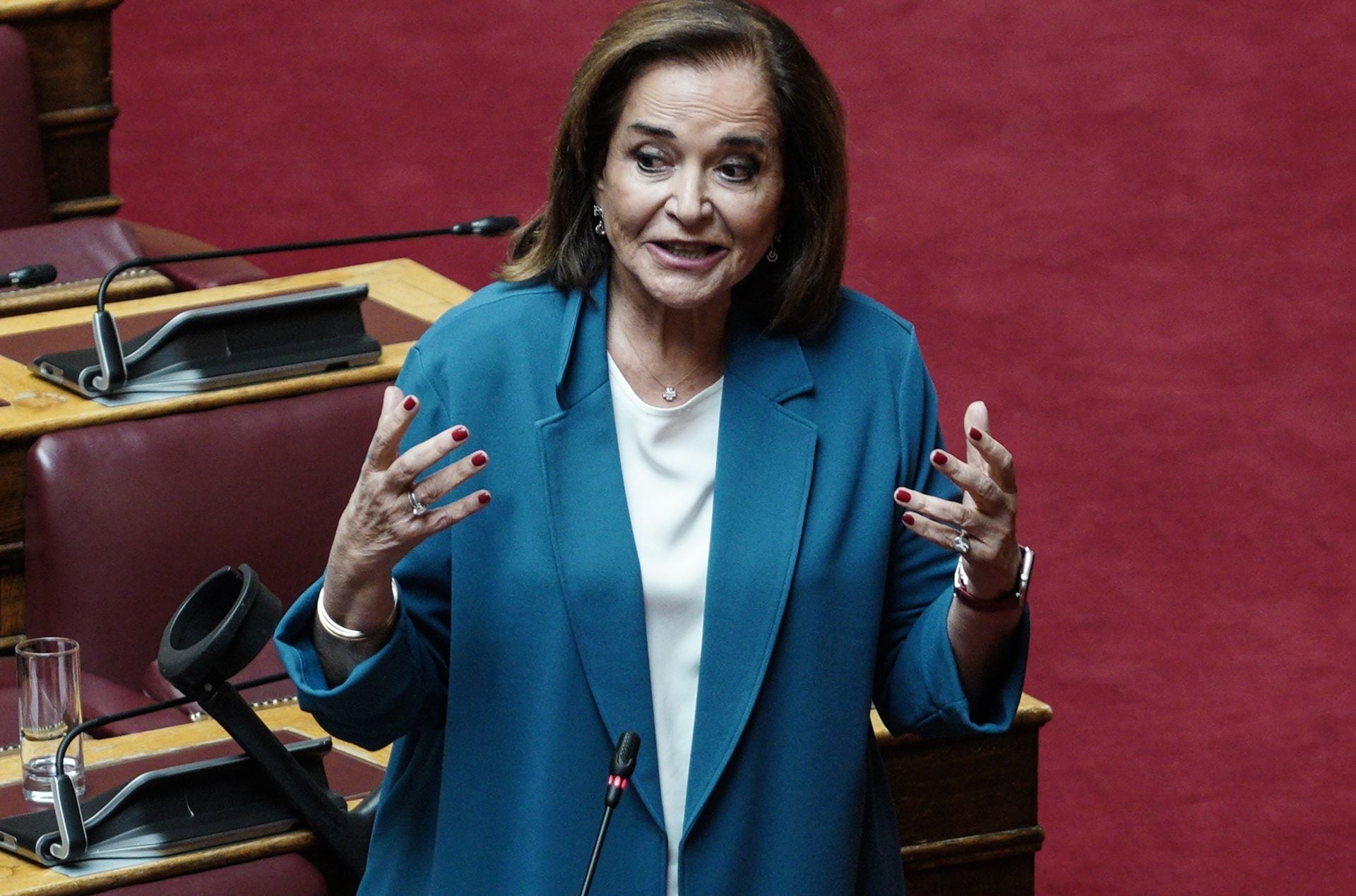 Μπακογιάννη για «Φραπέ»: «Ο πατέρας μου είχε παντρέψει ξάδερφο ή αδερφό του»