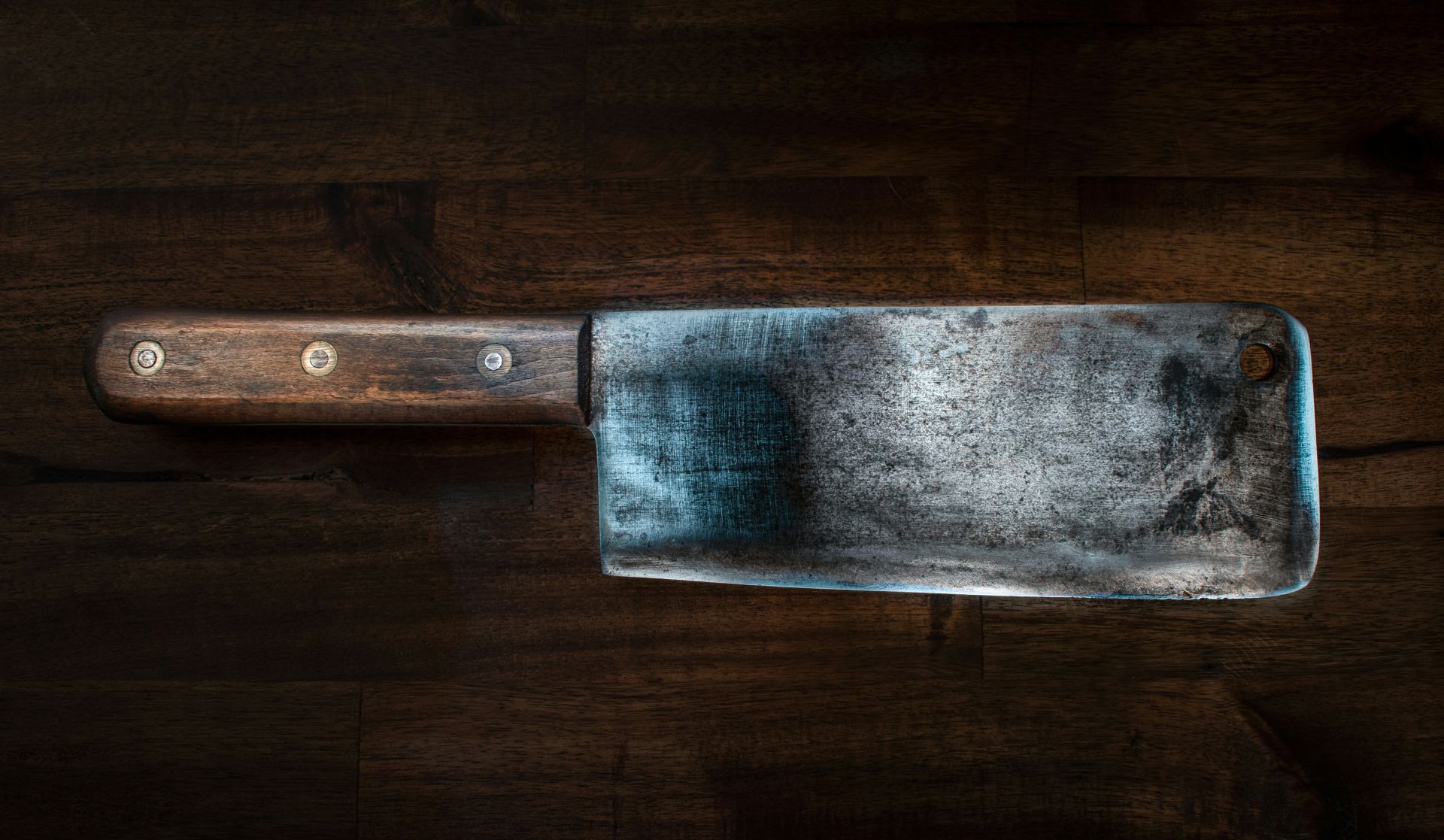 Πετρούπολη: «Τσάκωσαν» 16χρονο με μπαλτά έξω από σχολείο