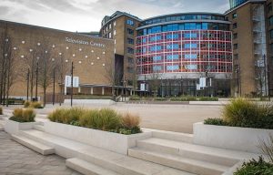 Ο πρόεδρος του BBC απολογείται για ένα «λάθος κρίσης» στο μοντάζ ομιλίας του Τραμπ