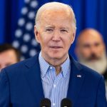 Τραμπ: Θέλει να εξαλείψει την «βρωμιά και την ανικανότητα Μπάιντεν»