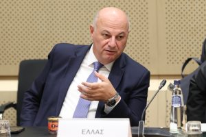 Μοιρασμένα τα κράτη μέλη για επιδοτήσεις μόνο στους κατ’επάγγελμα αγρότες