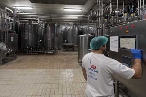 Επενδύσεις και στήριξη των κτηνοτρόφων Ηπείρου μετά την εξαγορά ΔΩΔΩΝΗ - Τυροκόμος