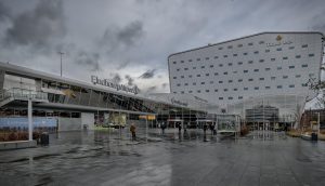 Drones στο αεροδρόμιο του Αϊντχόφεν - Διακοπή πτήσεων