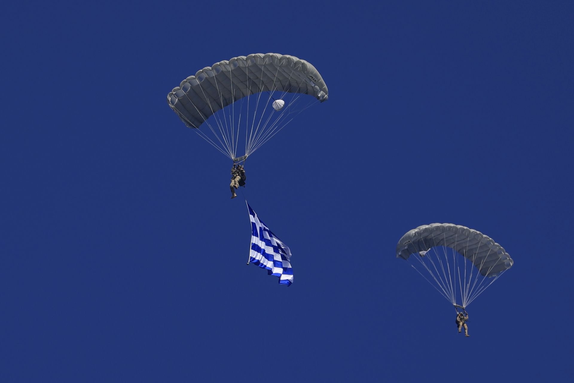 Σε διαβούλευση το νομοσχέδιο για τις Ένοπλες Δυνάμεις - Τι προβλέπει για μισθούς και θητεία γυναικών