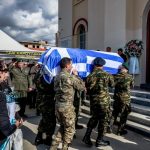 Σε κλίμα οδύνης ο αποχαιρετισμός του 19χρονου στρατιώτη που τραυματίστηκε θανάσιμα στην εκπαιδευτική άσκηση στη Ρόδο