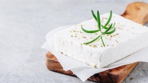 Κόκκαλης: «Κόλαφος» για την κυβέρνηση η επίσημη απάντηση της Κομισιόν για τις επιπτώσεις του εμβολιασμού στη φέτα