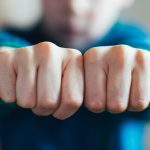 Άγρια επίθεση στη Χαλκίδα: Ανήλικοι ξυλοκόπησαν άνδρα για ένα κινητό