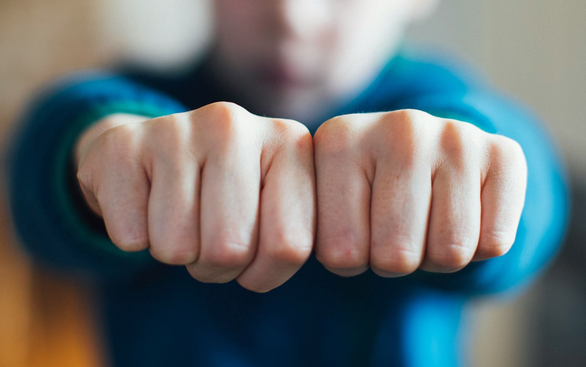 Άγρια επίθεση στη Χαλκίδα: Ανήλικοι ξυλοκόπησαν άνδρα για ένα κινητό