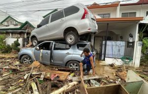 Έξι νεκροί από συντριβή ελικοπτέρου που μετέφερε βοήθεια στους πληγέντες από τον τυφώνα στις Φιλιππίνες