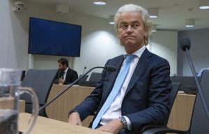 Ο ηγέτης της ολλανδικής ακροδεξιάς Γκέερτ Βίλντερς παραδέχθηκε την ήττα του στις εκλογές