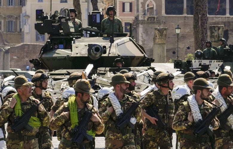 Την υποχρεωτική στρατιωτική θητεία εξετάζουν στην Ιταλία