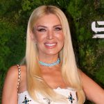 Κατερίνα Καινούργιου: «Πάω εκεί, προσεύχομαι, βάζω το τάμα και μετά το τεστ εγκυμοσύνης βγαίνει θετικό»