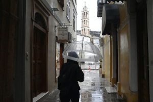 Καιρός: Συννεφιά και τοπικές βροχές - Πού αναμένονται καταιγίδες