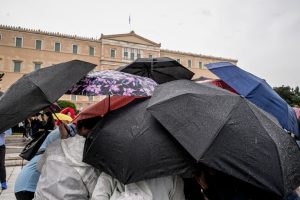 Βροχές και πτώση της θερμοκρασίας - Σε ποιες 3 περιοχές αναμένονται έντονα φαινόμενα