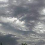 Τοπικές βροχές στα βορειοδυτικά, μικρή πτώση της θερμοκρασίας