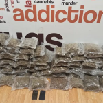 Συνελήφθησαν στο αεροδρόμιο «Ελευθέριος Βενιζέλος» δύο μέλη διεθνούς σπείρας με 44 κιλά ακατέργαστης κάνναβης