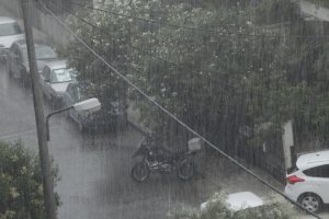 Η ΕΜΥ επικαιροποίησε το έκτακτο δελτίο επιδείνωσης του καιρού – Σε ποιες περιοχές της χώρας προβλέπονται ισχυρές βροχές και καταιγίδες