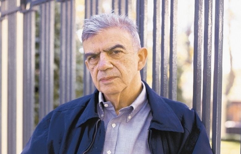 Μένης Κουμανταρέας: Επιστρέφουν στη φυλακή οι δύο Ρουμάνοι που καταδικάστηκαν για τη δολοφονία του συγγραφέα