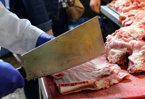 Κρεοπώλης τραυματίστηκε θανάσιμα με τον μπαλτά στο Κιλκίς