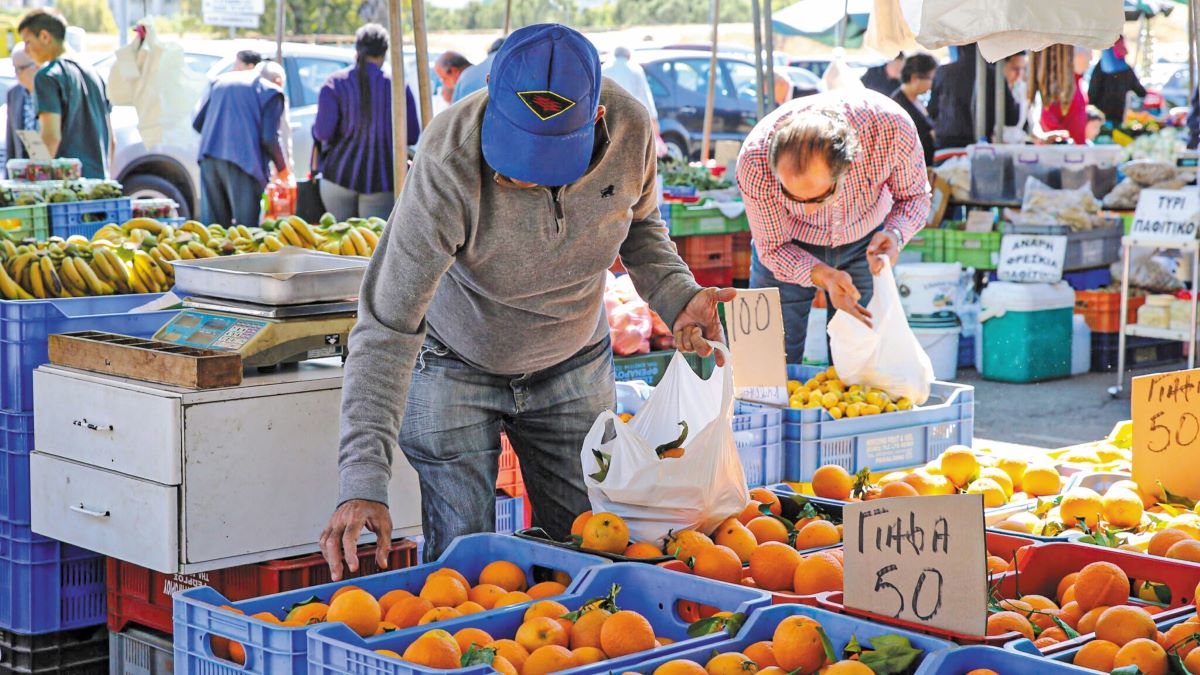 Στον «αέρα» οι λαϊκές αγορές