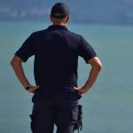 Αυτοκίνητο έπεσε στη θάλασσα στο λιμάνι του Πειραιά