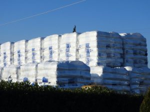 Σε ασφυξία η αγορά γεωργικών εφοδίων