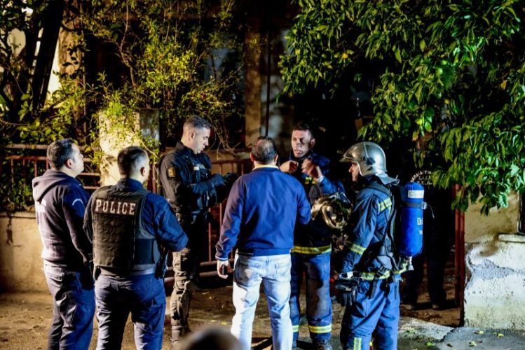 Η φωτιά «έκρυβε» μια οικογενειακή τραγωδία στο Μασταμπά Ηρακλείου – Οι πυροσβέστες βρήκαν νεκρούς μητέρα και γιο, ο άλλος γιος πήδηξε στο κενό