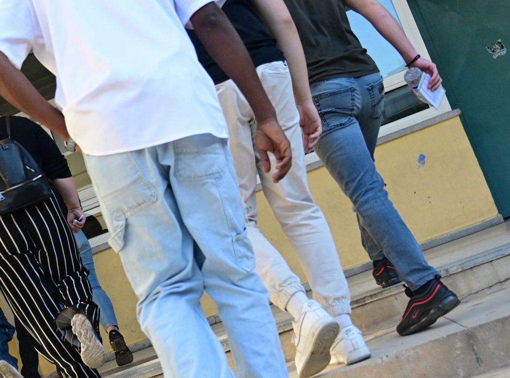 Σοβαρό επεισόδιο μεταξύ μαθητών στο Νέο Ηράκλειο - Μαχαίρι 14 εκατοστών σε σχολική τσάντα