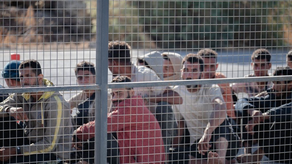 Σέρρες - Δήμος Σιντικής: «Να φύγει η δομή λαθρομεταναστών»