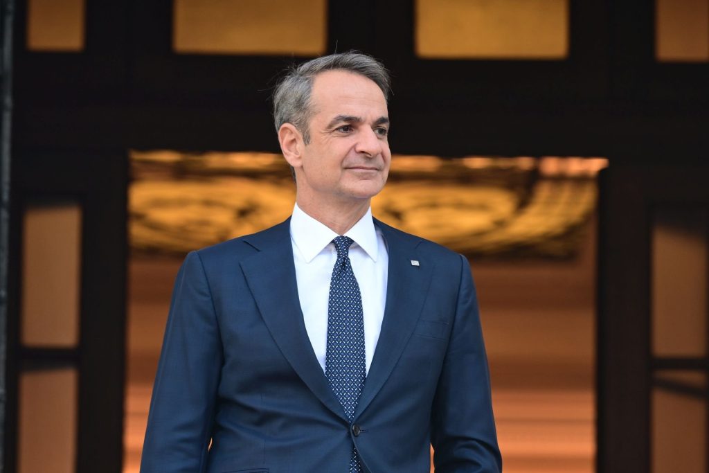 Μητσοτάκης: «Τιμούμε την εξέγερση του 1973, αναβαθμίζοντας την Παιδεία, στηρίζοντας το εισόδημα»