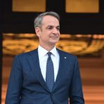 Μητσοτάκης: «Τιμούμε την εξέγερση του 1973, αναβαθμίζοντας την Παιδεία, στηρίζοντας το εισόδημα»