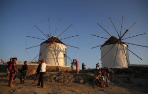 Προς νέα ρεκόρ ο ελληνικός τουρισμός το 2025