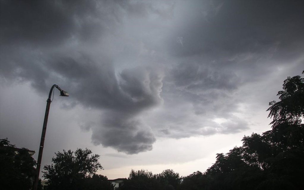 Βροχοπτώσεις σε αρκετές περιοχές της χώρας