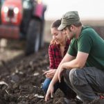 H πρόσβαση νέων αγροτών σε γη στο φιλόδοξο σχέδιο της Κομισιόν για ανανέωση της υπαίθρου