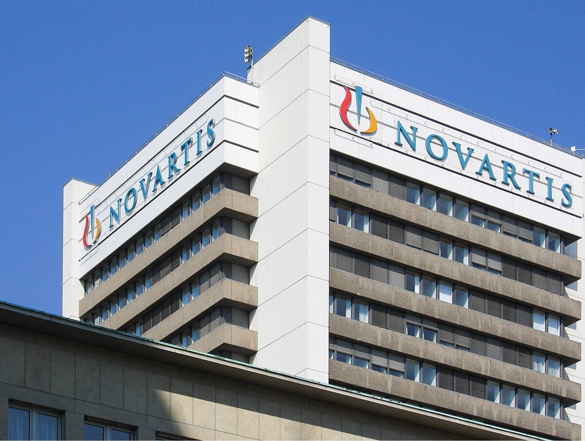 Novartis: Δεσμεύτηκαν τα περιουσιακά στοιχεία των προστατευόμενων μαρτύρων