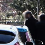 Στην Ευελπίδων ο παλαιοημερολογίτης ιερέας YouTuber και οι άλλοι επτά κατηγορούμενοι – Το εκκλησάκι επί της Λιοσίων είχε γίνει άντρο ναρκωτικών