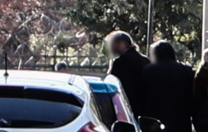 Στην Ευελπίδων ο παλαιοημερολογίτης ιερέας YouTuber και οι άλλοι επτά κατηγορούμενοι – Το εκκλησάκι επί της Λιοσίων είχε γίνει άντρο ναρκωτικών