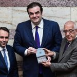 Προϋπολογισμός 2026: Ισχυρή ανάπτυξη, «εκτίναξη» των επενδύσεων και αποκλιμάκωση του πληθωρισμού – Όλο το πακέτο παρεμβάσεων