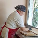 Ταξίδι στον χρόνο με χειροποίητες πίτες ψημένες, όπως παλιά, στο σατς