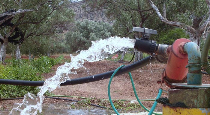 dimos-emmanouil-papa-endeixeis-gia-yparxi-nerou-sti-geotrisi-sto-agio-pnevma-245473